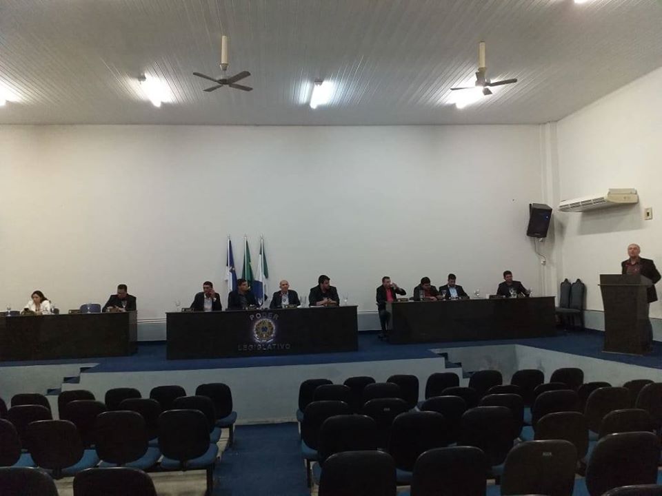 Em reunião, vereadores de Floresta apresentam novos pleitos e debatem sobre o grande incêndio que destruiu a caatinga, na última semana